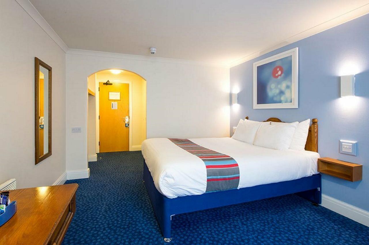 Travelodge Birmingham Sheldon Exterior photo